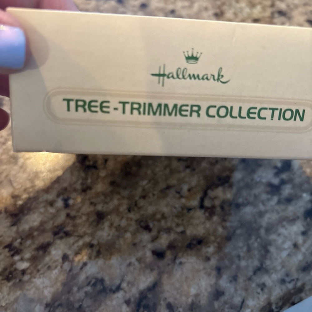 Hallmark Tree-Trimmer Collection Box - Picture 3 of 6
